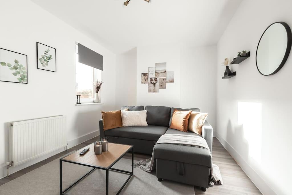 Beautiful 4 Bedroom House Reading Bagian luar foto