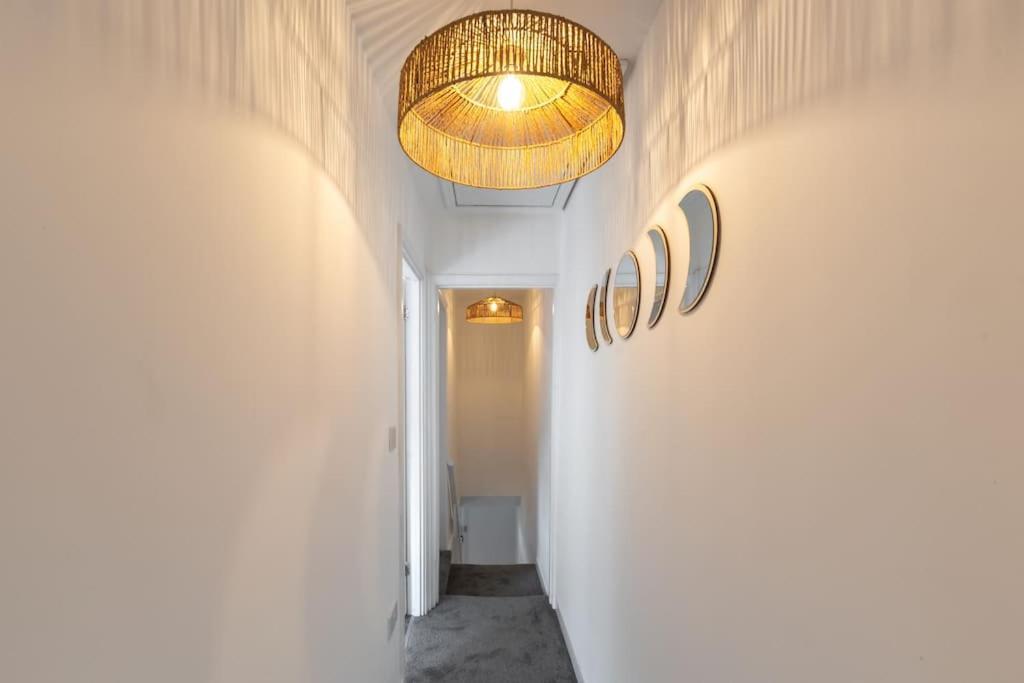 Beautiful 4 Bedroom House Reading Bagian luar foto