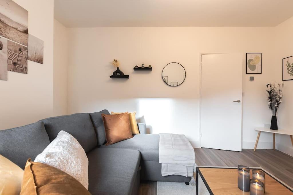 Beautiful 4 Bedroom House Reading Bagian luar foto