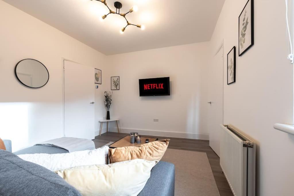 Beautiful 4 Bedroom House Reading Bagian luar foto