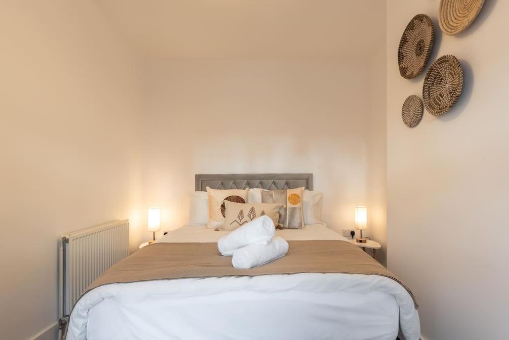 Beautiful 4 Bedroom House Reading Bagian luar foto