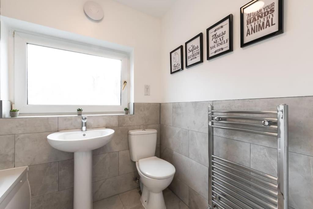 Beautiful 4 Bedroom House Reading Bagian luar foto